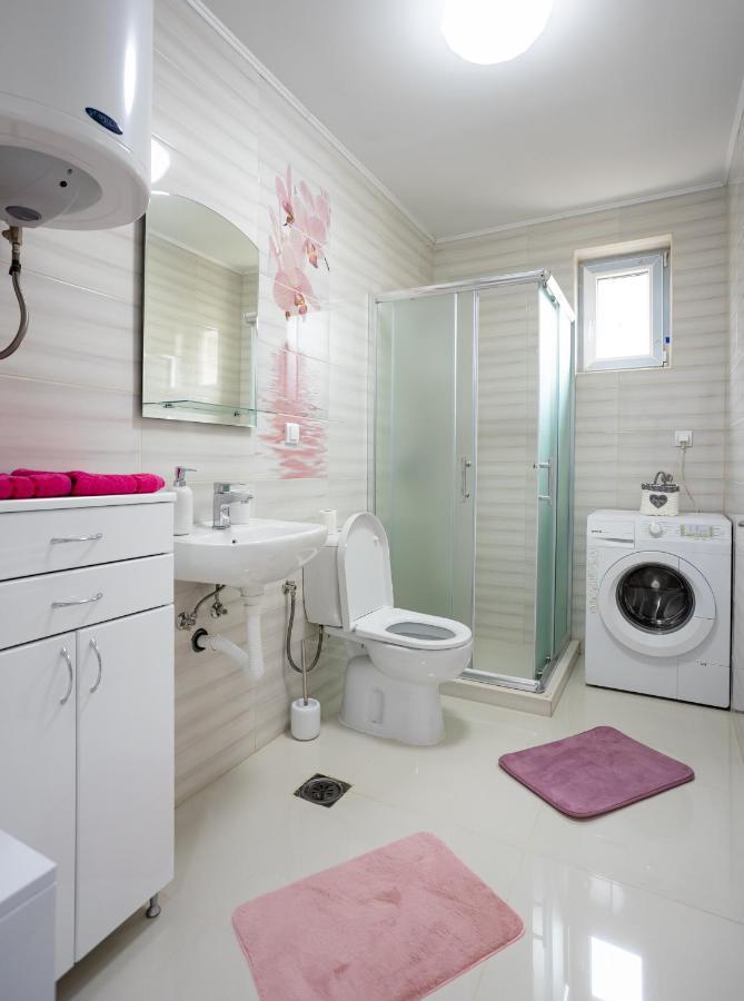 Mici Luxury Apartment Ledine